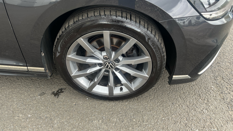 Volkswagen Passat 1.5 TSI EVO R-Line 4dr DSG Petrol Saloon